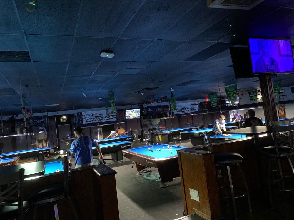 Strokers Sports Bar & Grill Image