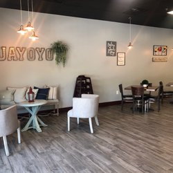 Guayoyo Coffee & Bakery - Inside