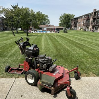 Clean Up Crew - Lawn Care - Snow Removal Near Me - Crown Point, Indiana