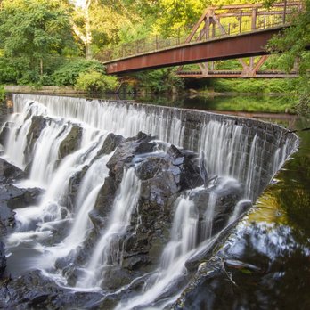 Yantic Falls - Walked up right to the edge of the falls. - Landmarks & Historical Buildings Near Me - Norwich, Connecticut