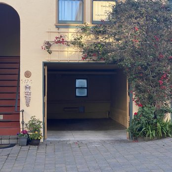 Marina Motel - Another pic of garage. - Hotels Near Me - San Francisco, California Marina Motel - Another pic of garage. - Hotels Near Me - San Francisco, California