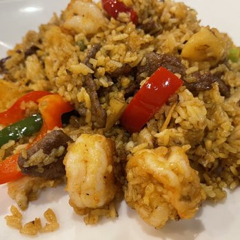 Hoa Son Restaurant - Pineapple fried rice - Vietnamese Near Me - Giddings, Texas