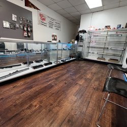 IKONIC Wraps & Graphics - Show floor