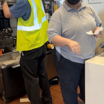 McDonald's - So called manager - Burgers Near Me - Nipomo, California