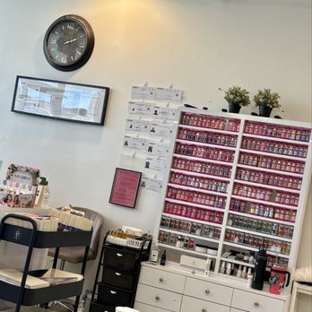 Qpolish Nails & Spa - Nail Salons Near Me - Gilbert, Arizona