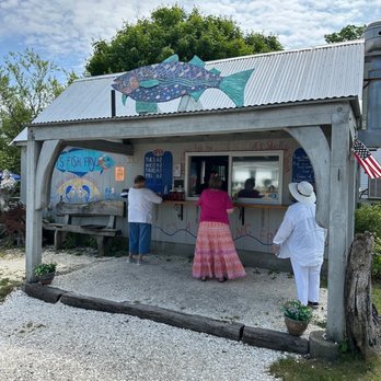 Bet's Fish Fry - Don't blink when you pass - Seafood Near Me - Boothbay, Maine