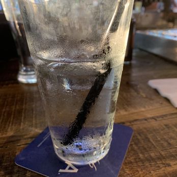 Kelsey's - Dirty glasses - American Near Me - Niagara Falls, Ontario