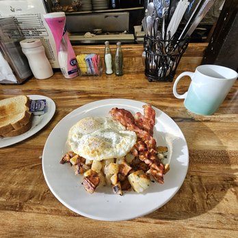 Jose's Family Diner - Bacon eggs and toast. Perfect. - Filipino Near Me - Redding, California