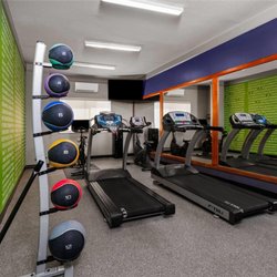 La Quinta by Wyndham Jackson Airport - Health club fitness center gym