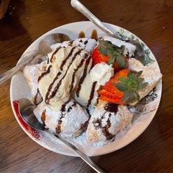 Rustica - Zeppolies for dessert!