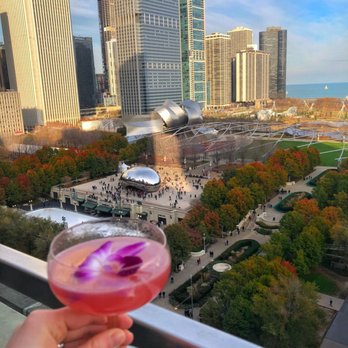 Cindy's Rooftop - Jillian cocktail + great views - New American Near Me - Chicago, Illinois Cindy's Rooftop - Jillian cocktail + great views - New American Near Me - Chicago, Illinois