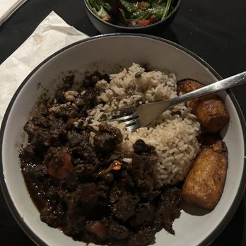 Panama International Restaurant - Oxtail, rice, plantains, and a great green salad! - Caribbean Near Me - Long Beach, California Panama International Restaurant - Oxtail, rice, plantains, and a great green salad! - Caribbean Near Me - Long Beach, California