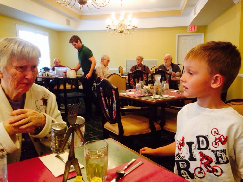 SOUTHERN PLAZA RETIREMENT COMMUNITY Updated September 2024 3737 N