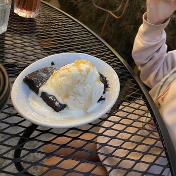 The Hideout Kitchen - Flourless Brownies w/ Vanilla Ice Cream - New American Near Me - Lafayette, California