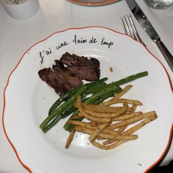 Claudie - wagyu skirt steak, green beans and black truffle fries. delicious. - French Near Me - Miami, Florida Claudie - wagyu skirt steak, green beans and black truffle fries. delicious. - French Near Me - Miami, Florida