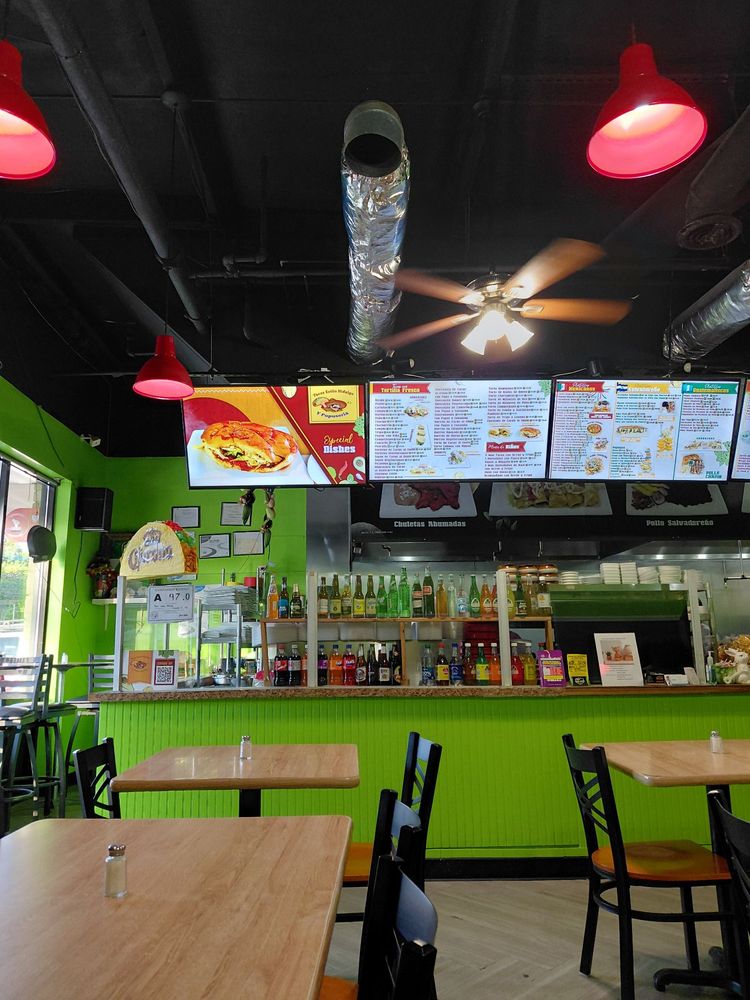 Tacos Estilo Hidalgo #2 y Pupuseria
