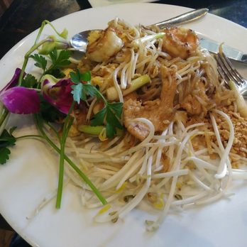 Mali Restaurant - Pad Thai - Thai Near Me - Atlanta, Georgia Mali Restaurant - Pad Thai - Thai Near Me - Atlanta, Georgia