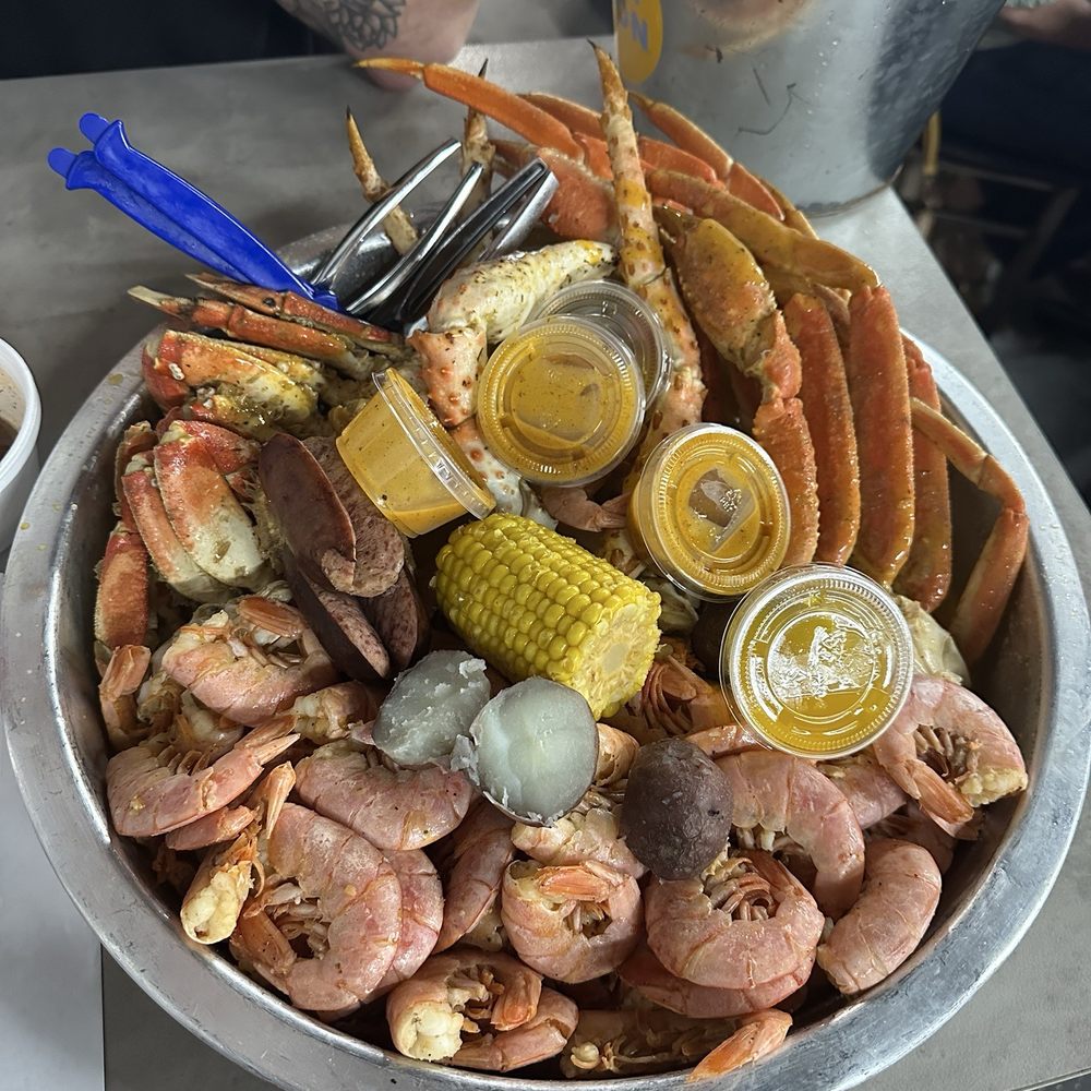 Dewy Dew Bugz - Seafood Near Me - D'Iberville, Mississippi