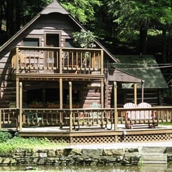 A Cabin By The Stream - Kiss your Hotel,Inn,Motel Goodbye