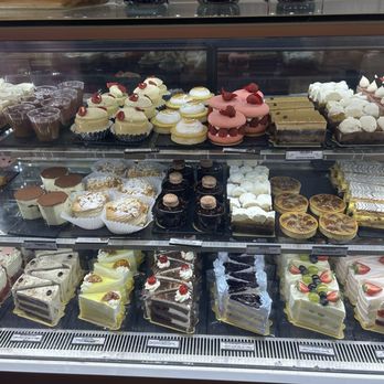 Chateau De Chantilly Cafe - Desserts - Bakeries Near Me - Chantilly, Virginia