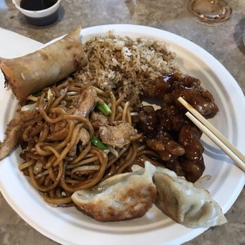 Taiwan Restaurant - Mix of General Chicken, Chicken Chow mein, Fried Rice, Pot Stickers and an Egg Roll - Taiwanese Near Me - Reno, Nevada