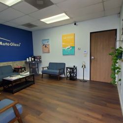 Citywide Auto Glass - Nice and clean lobby
