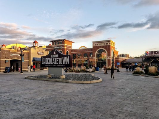 Hershey's Chocolate World by null