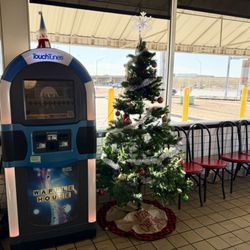 Waffle House - Jukebox and Christmas Tree