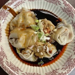 Szechuan Wontons with Chili Sauce (not that spicy) Szechuan Wontons with Chili Sauce (not that spicy)