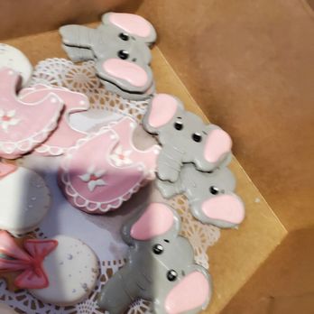 Gateaux - Custom cookies - Bakeries Near Me - Denver, Colorado