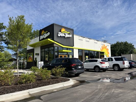 Del Taco by null