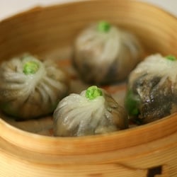 Viet's - Des dim sums originaux et succulents! Crevettes et basilic...