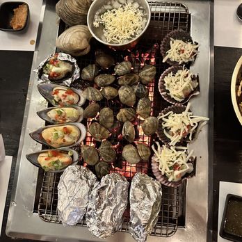 Burnin' Shell - The chief set - Seafood Near Me - Los Angeles, California
