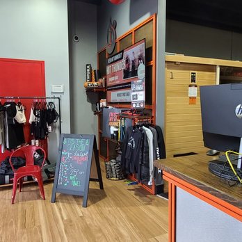 HOTWORX - Auburn, WA - Lakeland Hills - Merch - Yoga Near Me - Auburn, Washington