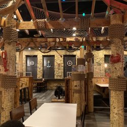 Storming Crab - Dining area