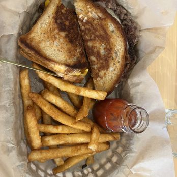 Leader - Frisco melt crispy fries and Ketchup - Scandinavian Near Me - Cambridge, Minnesota