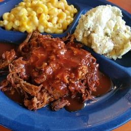 1/2 Lb of Pulled Pork 1/2 Lb of Pulled Pork