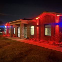 Lyte Home - Outside lighting of commercial building