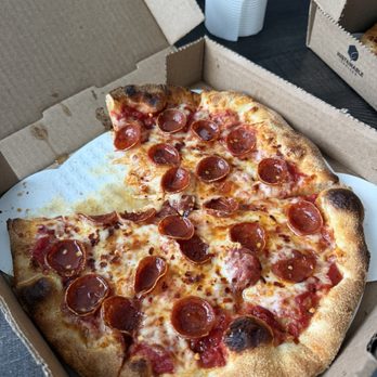 Slice of Fire - Hot Honey Hawaiian - Food Trucks Near Me - Daphne, Alabama Slice of Fire - Hot Honey Hawaiian - Food Trucks Near Me - Daphne, Alabama