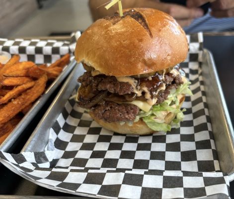 Thunder Bacon Burger Co by null