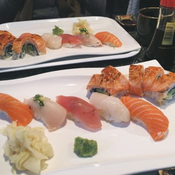 Mutto Sushibar - 10 bitar lyxmix - Sushi Bars Near Me - Stockholm, Alberta