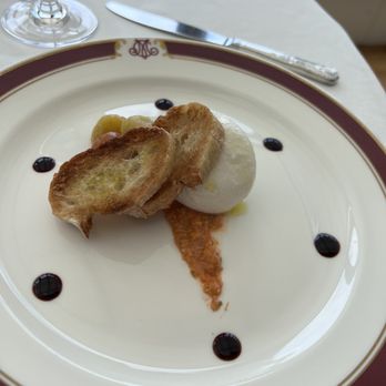 Metropolitan Club - Local Burrata - Social Clubs Near Me - New York, New York
