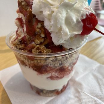 Little Ladies Soft Serve - Strawberry pretzel crumble sundae...can't remember the name! - Food Trucks Near Me - Westerville, Ohio Little Ladies Soft Serve - Strawberry pretzel crumble sundae...can't remember the name! - Food Trucks Near Me - Westerville, Ohio