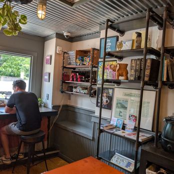Lola's Cafe - Decor - New American Near Me - Poughkeepsie, New York