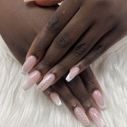Phenix Nails Spa - Acrylic nails refill