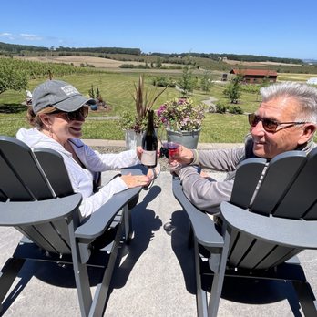 Andante Vineyard - Wine Tasting Room Near Me - Dallas, Oregon Andante Vineyard - Wine Tasting Room Near Me - Dallas, Oregon