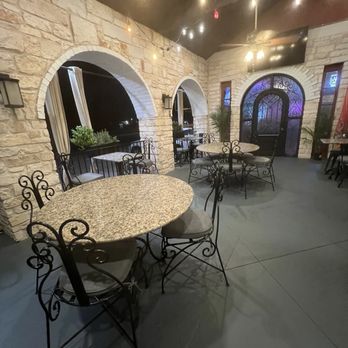 Veranda Bar & Restaurant - Seafood Near Me - Leander, Texas