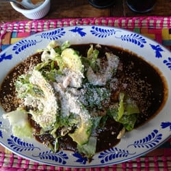 La Casa de Don Porfirio - Enchiladas de mole
