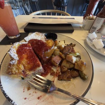 Two Trees Restaurant & Taps - Monte cristo - Breakfast & Brunch Near Me - Ventura, California