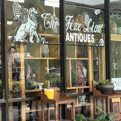 Fine Lion Antiques - Outside view